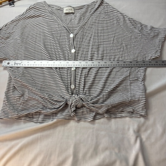 Aura Women's Button Up V-Neck Cropped‎ Black + White Top Waist Tie Beach Medium - Picture 7 of 13